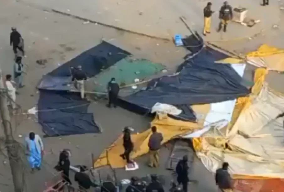 کراچی میں کریک ڈاؤن کے باوجود دھرنے جاری