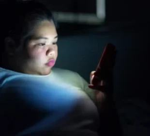 رات کو دیر تک جاگنے والی لڑکیاں سلم باڈی کو بھول جائیں 5 رات کو دیر تک جاگنے والی لڑکیاں سلم باڈی کو بھول جائیں