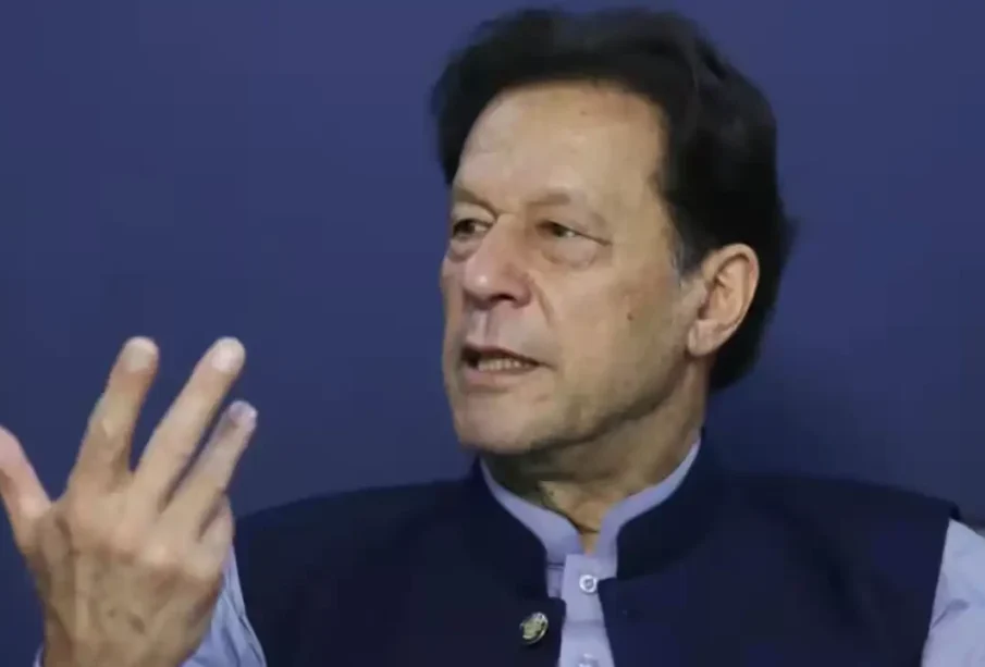 عمران خان ملاقات کے لیے بے تاب لیکن مذاکراتی کمیٹی جیل نہ پہنچی