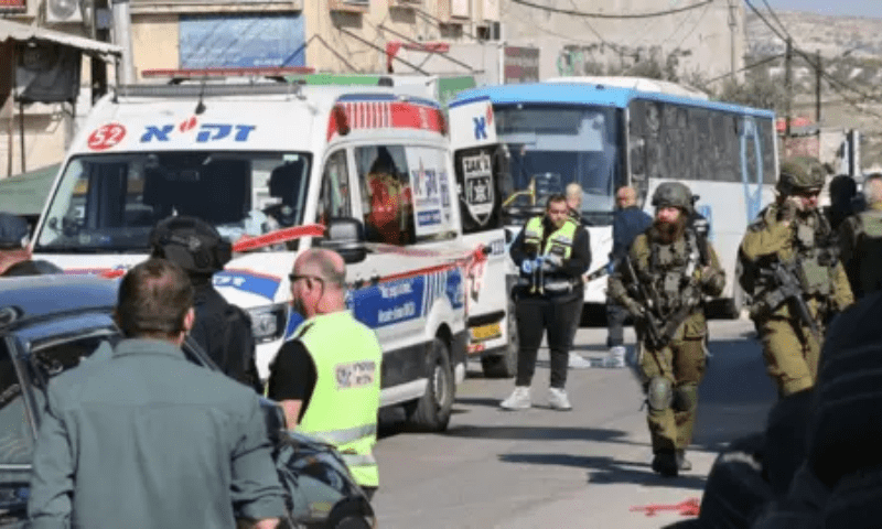 اسرائیلی گاڑیوں پر حملہ، 3 اسرائیلی ہلاک 8 زخمی