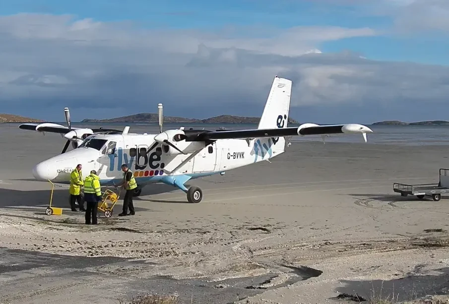 دنیا کا واحد ائیرپورٹ جہاں کا رن وے سمندر کا حصہ ہے 1 دنیا کا واحد ائیرپورٹ جہاں کا رن وے سمندر کا حصہ ہے