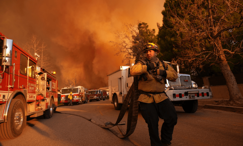 لاس اینجلس میں لگی آگ مزیدپھیلنےکاخدشہ