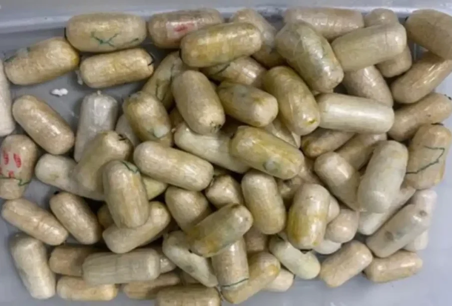 کراچی : یوگنڈا کی خاتون منشیات اسمگل کرتےہوئےگرفتار