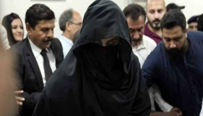 بشریٰ بی بی کوکمرہ عدالت سےتحویل میں لےلیاگیا