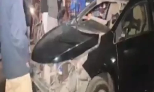 کار سوزوکی سے ٹکرا گئی، 18 افراد زخمی، ایک دم توڑ گیا