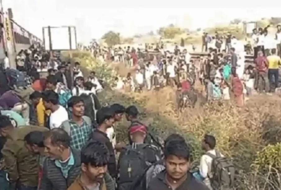 آتشزدگی کی افواہ : ٹرین سے چھلانگیں لگانےوالے مسافروں کو دوسری ریل نےکچل دیا