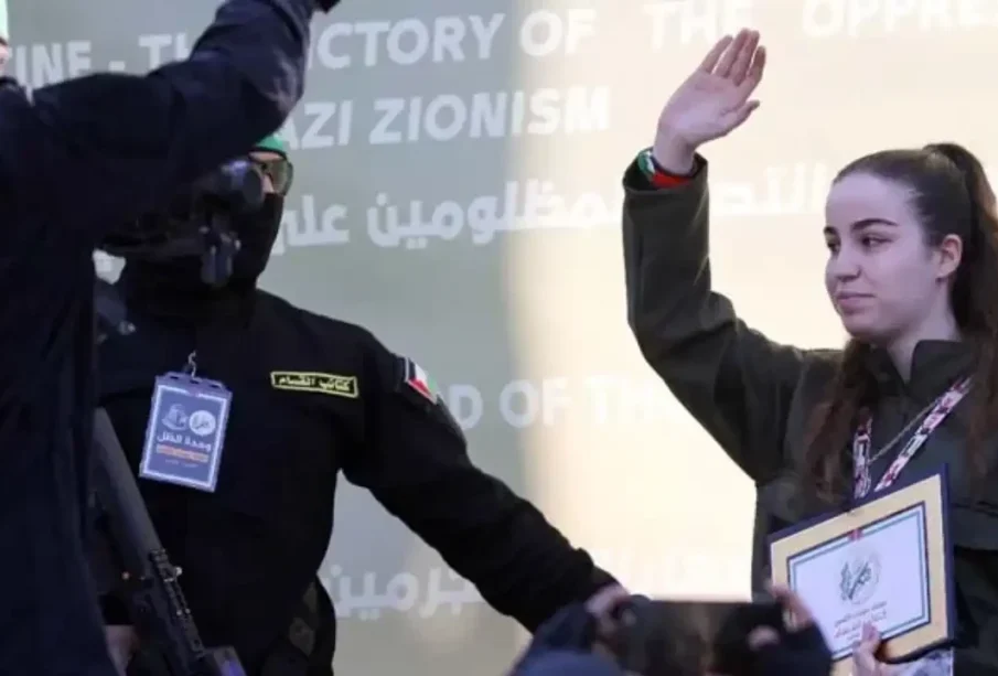 حماس نے ایک اور اسرائیلی خاتون فوجی کو رہا کردیا 1 حماس نے ایک اور اسرائیلی خاتون فوجی کو رہا کردیا