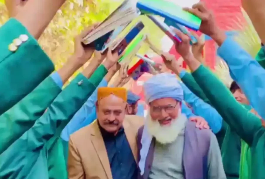 استادکی ریٹائرمنٹ پرطلباء کا جذباتی خراج تحسین سوشل میڈیاپروائرل