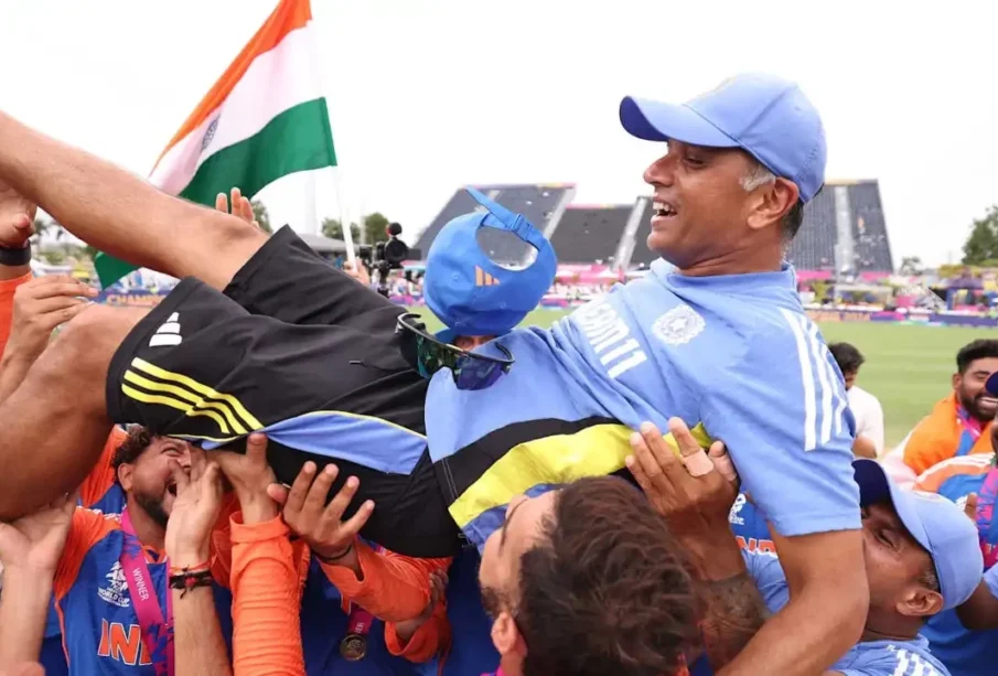 سابق بھارتی کرکٹراوررکشہ ڈرائیورکاسڑک پرتماشہ لگ گیا