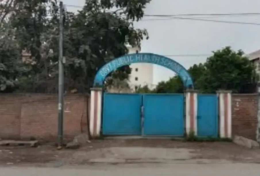 غیرحاضر اساتذہ کی تنخواہوں میں کٹوتی ، جعلی حاضری پرسربراہوں کا تبادلہ