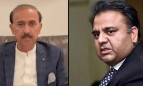 فوادچوہدری نےشعیب شاہین کوتھپڑکیوں مارا ؟ وجہ سامنےآگئی 1 فوادچوہدری نےشعیب شاہین کوتھپڑکیوں مارا ؟ وجہ سامنےآگئی