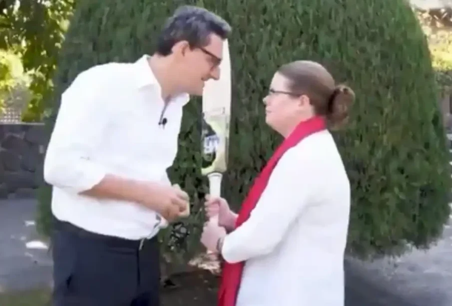 میچ کےساتھ ساتھ برطانیہ اور آسٹریلیاکےسفارتخانےبھی آمنے سامنے 1 میچ کےساتھ ساتھ برطانیہ اور آسٹریلیاکےسفارتخانےبھی آمنے سامنے