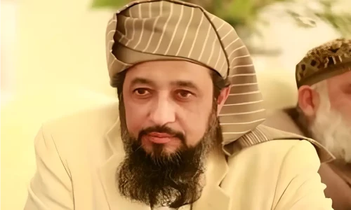 مسجدمیں خودکش دھماکا، مولاناحامدالحق سمیت 4 افرادشہید