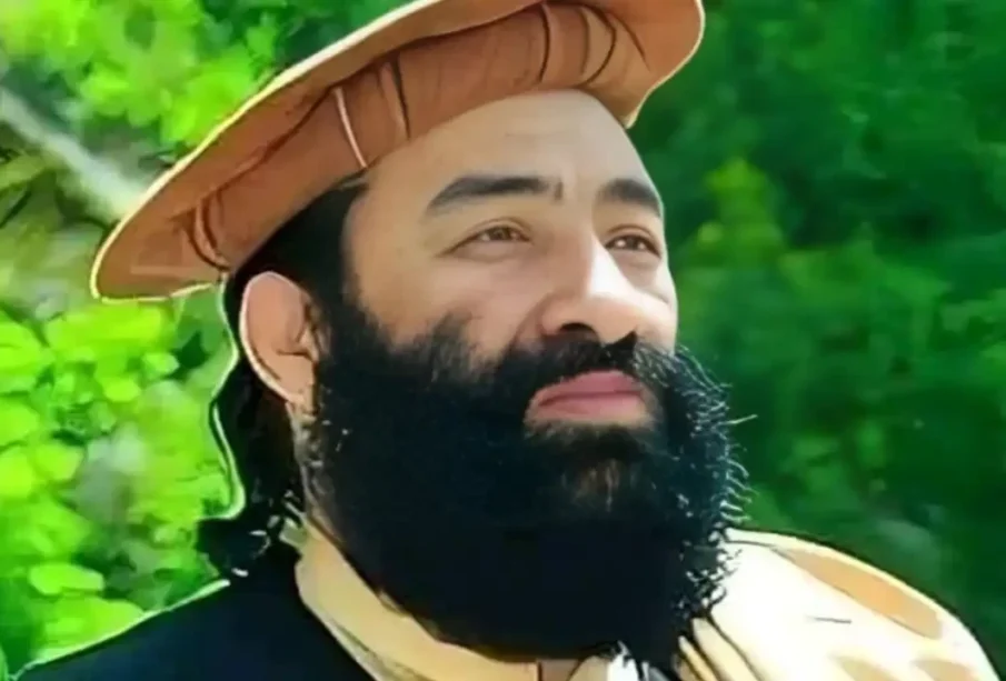 پشاور دھماکے میں زخمی مفتی منیر شاکرکاانتقال، بیٹےکاتدفین سےانکار