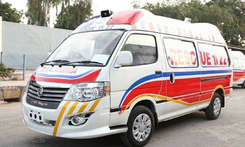 تیزرفتار بس ٹریلرسےٹکراکرالٹ گئی ، 8مسافرزخمی 1 تیزرفتار بس ٹریلرسےٹکراکرالٹ گئی ، 8مسافرزخمی