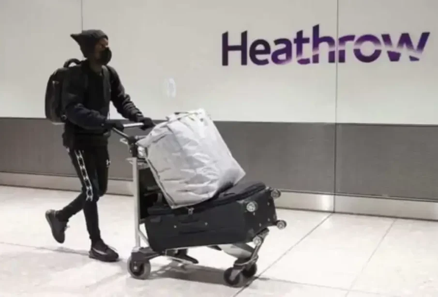 ہیتھرو ایئرپورٹ آگ لگنےکےبعددوبارہ کھول دیاگیا