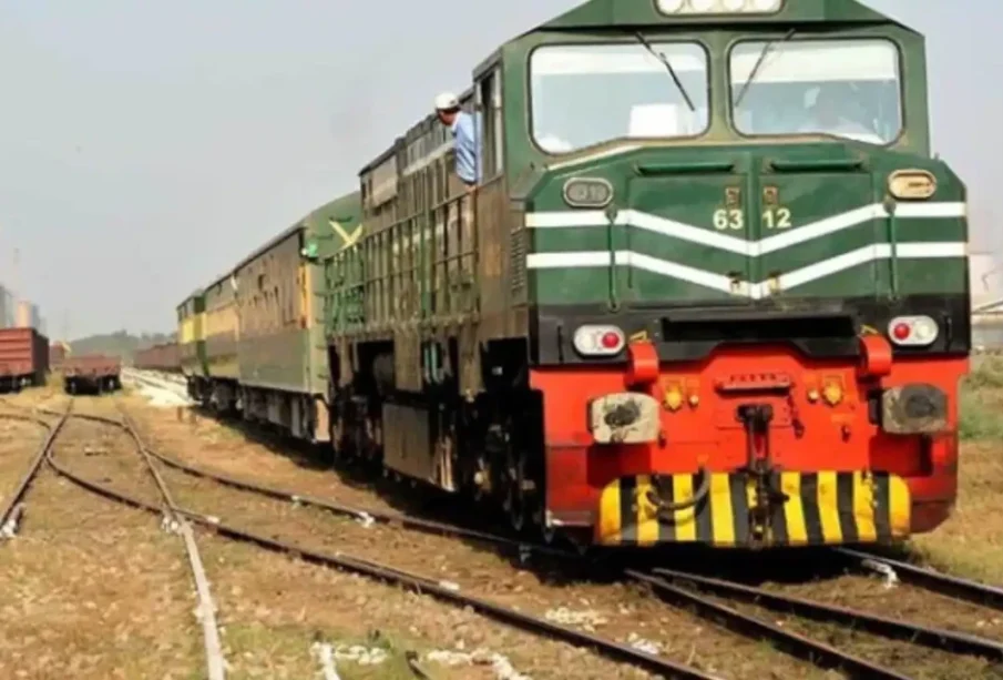 کراچی ایکسپریس بوگی میں آگ بھڑک اٹھی