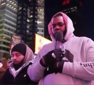 ٹائم اسکوائر پر نماز تراویح کی وڈیو سوشل میڈیاپروائرل