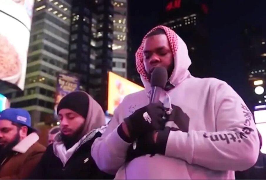 ٹائم اسکوائر پر نماز تراویح کی وڈیو سوشل میڈیاپروائرل