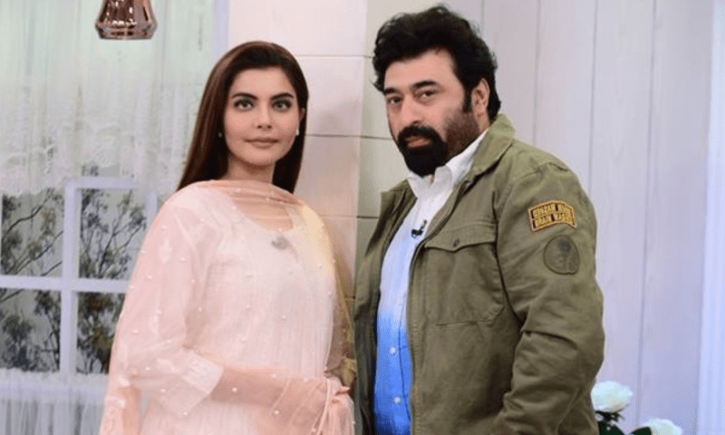 ندا یاسرنےطیش میں آکرٹی وی اسکرین توڑ ڈالی