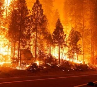 شہر قائد میں لگنے والی پراسرار آگ 18 دن بعد اچانک ختم