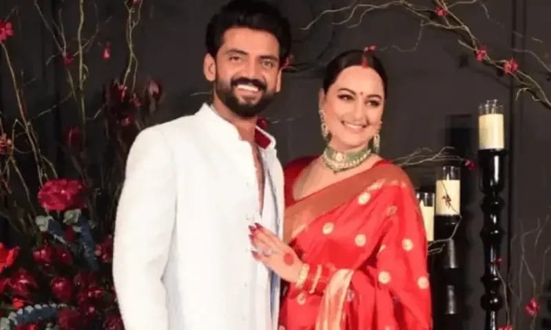 سوناکشی ایک اور ٹرولر پر برس پڑی