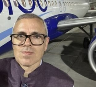 مقبوضہ کشمیر کے وزیر اعلیٰ کو نئی دہلی اترنے کی اجازت نہ ملی 10 مقبوضہ کشمیر کے وزیر اعلیٰ کو نئی دہلی اترنے کی اجازت نہ ملی