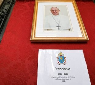 امریکی صدر پوپ فرانسس کی آخری رسومات میں شریک ہوں گے 4 امریکی صدر پوپ فرانسس کی آخری رسومات میں شریک ہوں گے