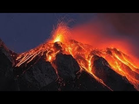 نیشنل پارک میں آتش فشاں لاوا اگلتا رہا