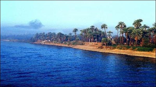 سیلفی بناتے ہوئے 4 افراد دریائے نیل میں ڈوب گئے