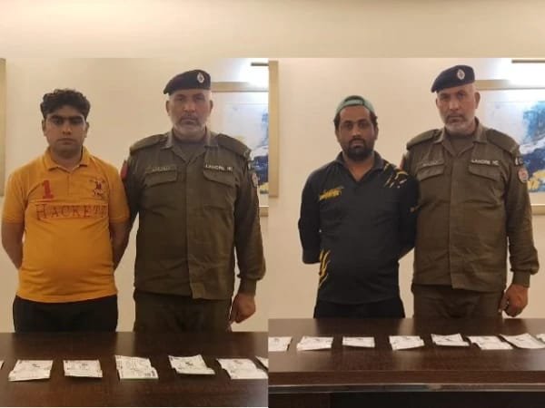 جعلی ٹکٹ فروخت کرنے والے 2 افراد گرفتار