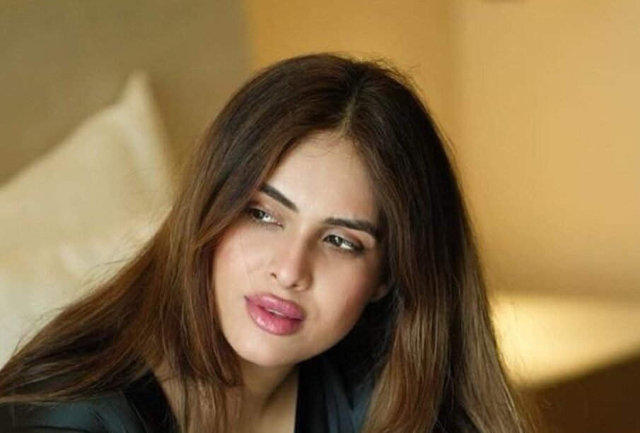 مشہور و معروف ماڈل کے بنگلے سے سونا چوری 1 مشہور و معروف ماڈل کے بنگلے سے سونا چوری