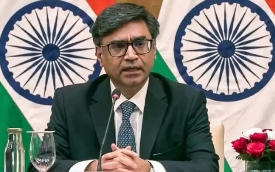 انتہا پسندوں نے سیکرٹری خارجہ کو غدار قرار دے دیا