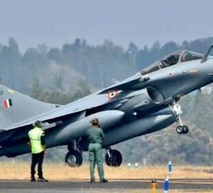 رافیل کی ڈیل مودی کے گلے کی ہڈی بن گئی 8 رافیل کی ڈیل مودی کے گلے کی ہڈی بن گئی