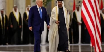 امریکی صدر آخری مرحلے میں عرب امارات پہنچ گئے