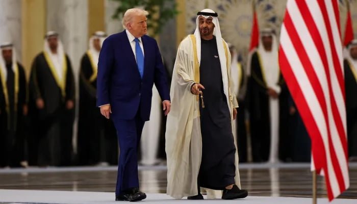 امریکی صدر آخری مرحلے میں عرب امارات پہنچ گئے