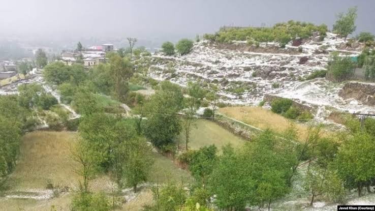 مئی کے مہینے میں دسمبر جیسی ٹھنڈ 1 مئی کے مہینے میں دسمبر جیسی ٹھنڈ