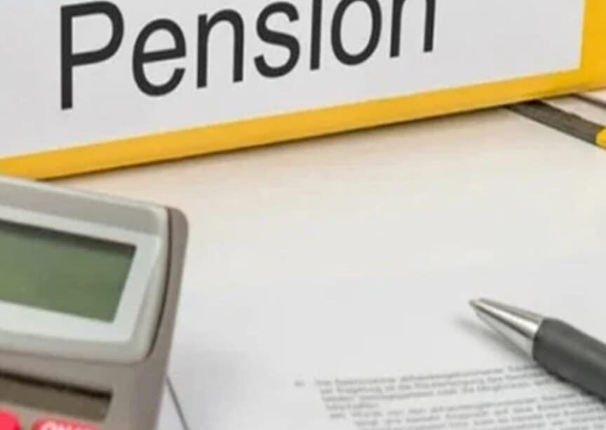 پنشن یا تنخواہ کسی ایک کا انتخاب کرنا ہو گا