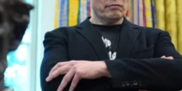 ایلون مسک نے یوٹرن لے لیا