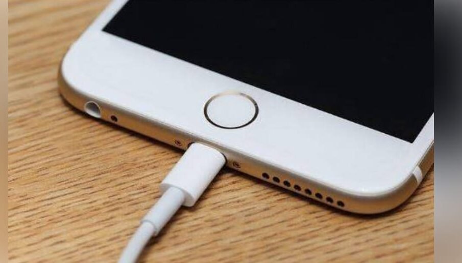 موبائل روزانہ کتنے فیصد چارج کرنا چاہیے ؟