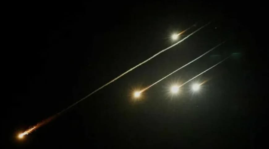 کمزور سمجھا جانے والا ایران اسرائیل پر کیسے حملہ کر رہا ہے ؟