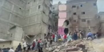 شہر قائد میں 5 منزلہ عمارت منہدم