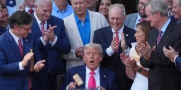 صدر ٹرمپ نے " بگ بیوٹی فل بل " پر دستخط کر دیے