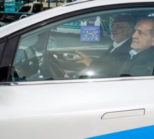 گاڑی خراب ہونے پر ایرانی صدر ٹیکسی پر روانہ