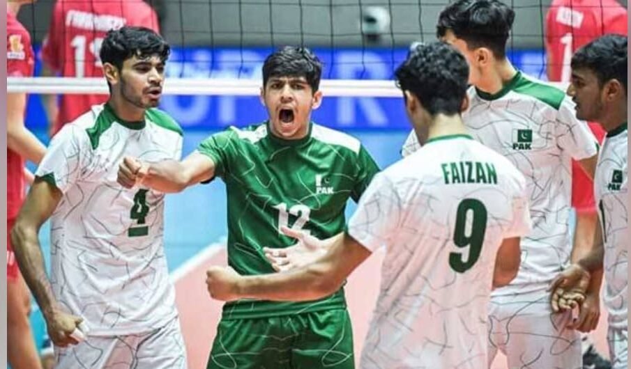 پاکستان روایتی حریف کو شکست دے کر فائنل میں پہنچ گیا 1 پاکستان روایتی حریف کو شکست دے کر فائنل میں پہنچ گیا