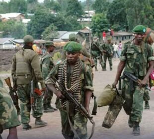 کانگو میں دہشت گردوں کے چرچ پر حملے میں 21 افراد ہلاک 9 کانگو میں دہشت گردوں کے چرچ پر حملے میں 21 افراد ہلاک