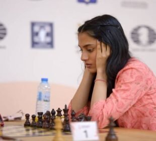 چیس ورلڈ کپ جیتنے والی 19 سالہ کم عمر ترین کھلاڑی