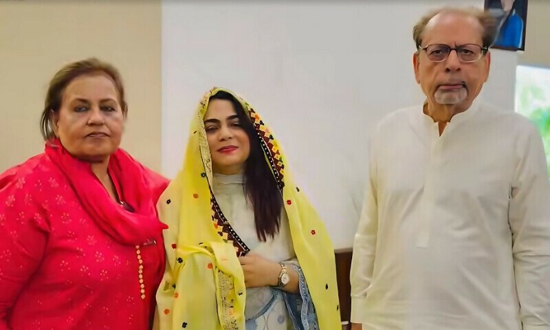 صنم ماروی اوراحمد شاہ کےدرمیان تنازع ’خوش اسلوبی‘ سےحل