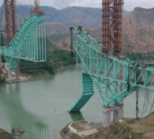 زیر تعمیر پل گرنےسے12 افراد ہلاک 4 لاپتہ 6 زیر تعمیر پل گرنےسے12 افراد ہلاک 4 لاپتہ