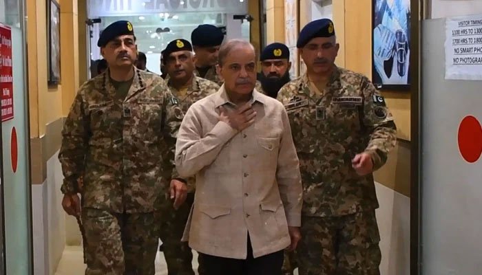 فیلڈمارشل اوروزیراعظم سیلاب زدہ علاقوں میں پہنچ گئے